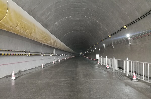 ������һ  �½�G575�������궫��ɽ���������Ҷ����ڽ���ͻ��5000�״��3.jpg