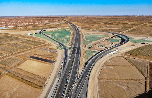 1610518123119785.jpg 沾临高速全线最大枢纽互通交通导改通车.jpg